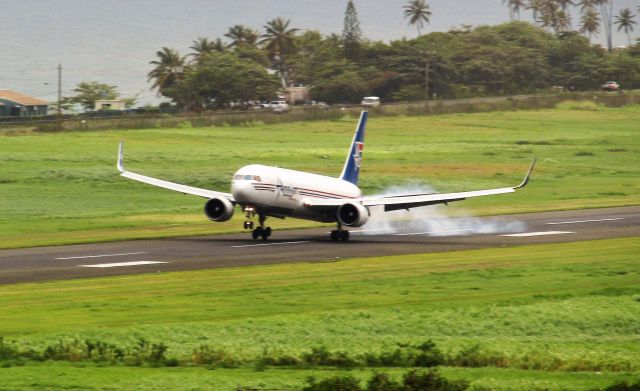 BOEING 767-300 (N378CX)