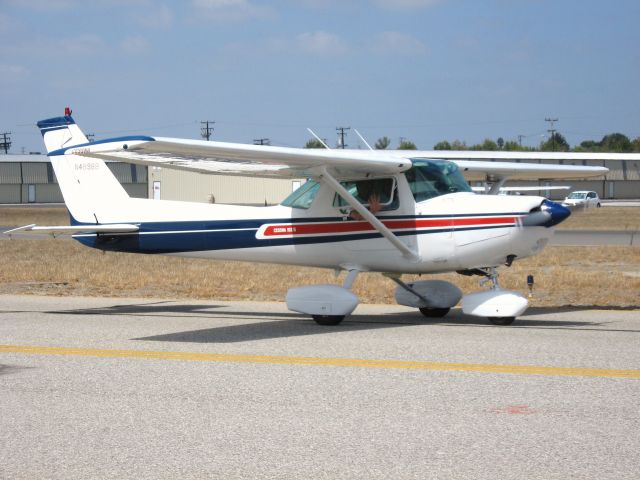 Cessna Commuter (N4898B) - Taxiing to RWY 24