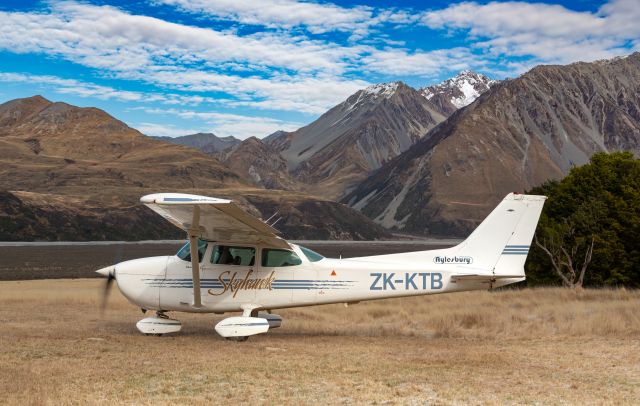 Cessna Skyhawk (ZK-KTB) - Back country strip, Canterbury, New Zealand