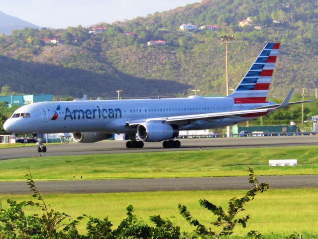 Boeing 757-200 (N176AA)