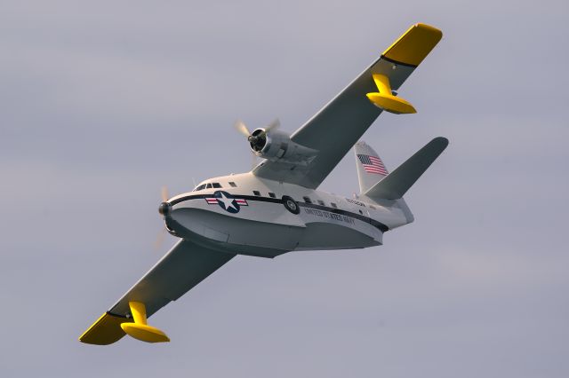 N7025N — - A HU-16C Albatross makes a pass over the beach during the 2022 Pacific Airshow.