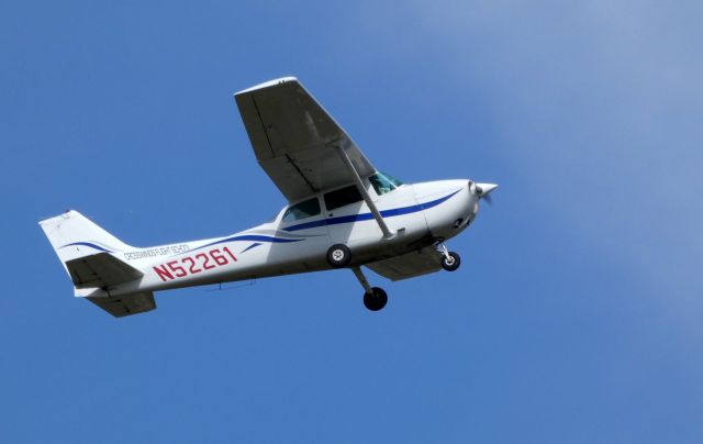 Cessna Skyhawk (N55261) - Shortly after departure is this CROSSWINDS FLIGHT SCHOOL 1980 Cessna Skyhawk 172P in the Autumn of 2019.