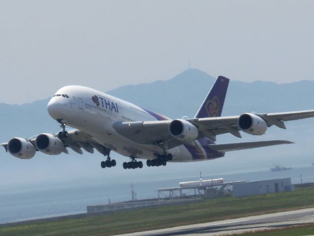 Airbus A380-800 (HS-TUD)
