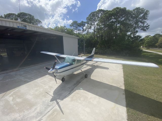 Cessna Skyhawk (N5255U) - N5255U on ramp ready to flybr /Scott MacDonald Aircraft Sales 