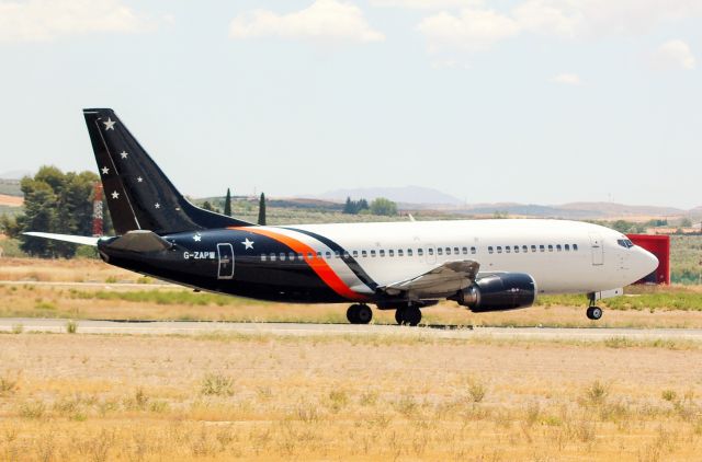 Boeing 737-700 (G-ZAPW)