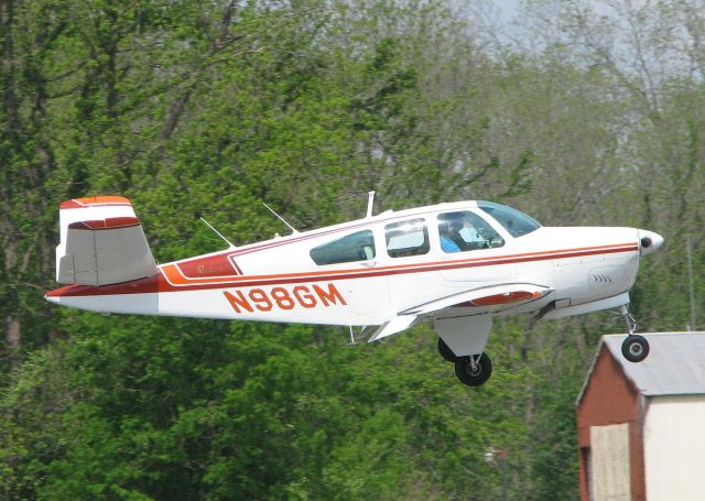 Beechcraft 35 Bonanza (N98GM) - Landing on 14 at Downtown Shreveport.