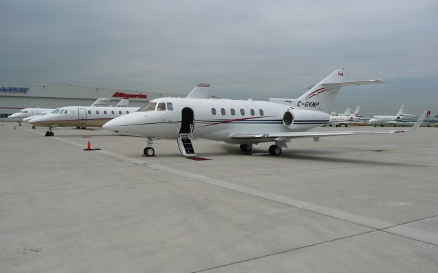 Hawker 800 (C-GVMP)