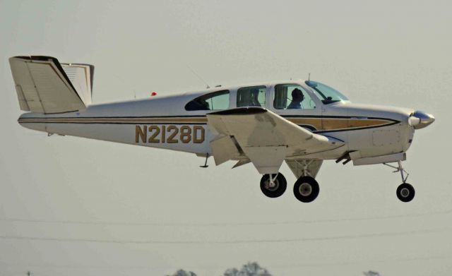 Beechcraft Bonanza (36) (N2128D)