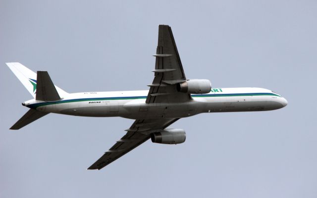 Boeing 757-200 (VT-BDQ)