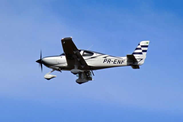 Cirrus SR-22 (PR-ENF)