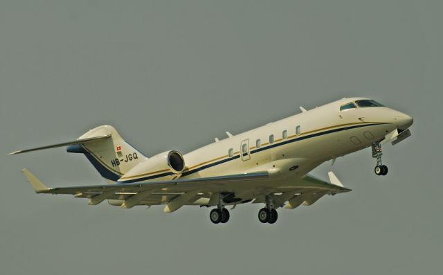 Bombardier Challenger 300 (HB-JGQ)