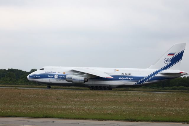 Antonov An-124 Ruslan (RA-82047) - Nantes le 1er juin 2016