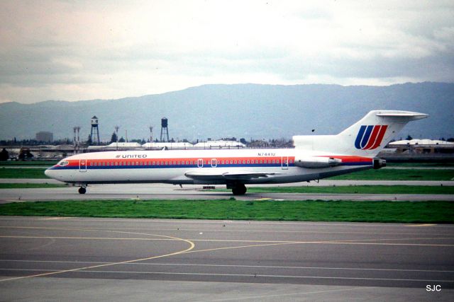 BOEING 727-200 (N7441U) - KSJC - UAL 727 arriving from Chicago at San Jose - date apprx March 1988