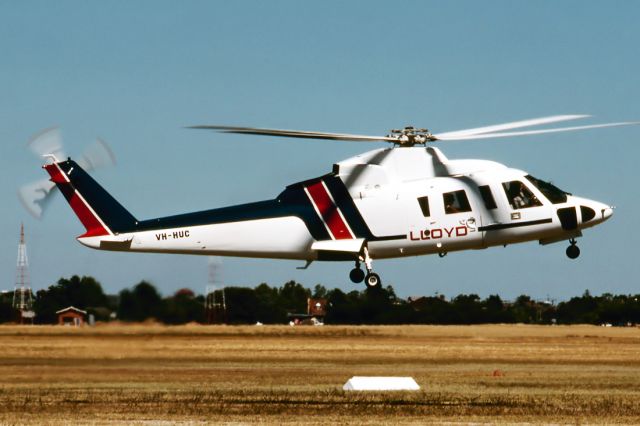 VH-HUC — - LLOYD HELICOPTERS - SIKORSKY S-76A - REG : VH-HUC (CN 760011) - ADELAIDE INTERNATIONAL AIRPORT SA. AUSTRALIA - YPAD 12/11/1988