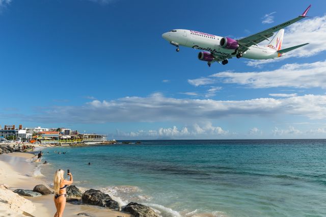 Boeing 737 MAX 8 (9Y-GRN) - Caribbean Airlines Boeing 737 Max moments before landing at St Maarten.