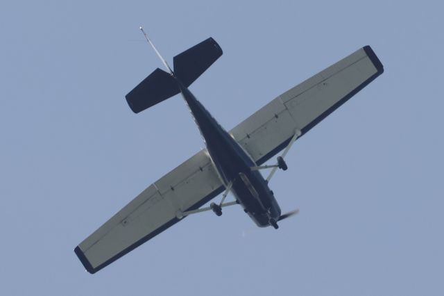 Cessna 152 (C-FJCL) - C-FJCL Cessna Commuter 152 Cargair Ltee Survolant la ville de Lavaltrie QC. Le 23-07-2024 à 16:01