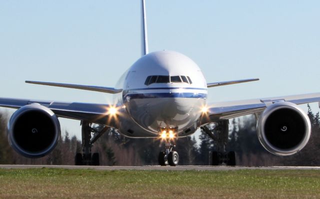 Boeing 777-200 (B-2092)