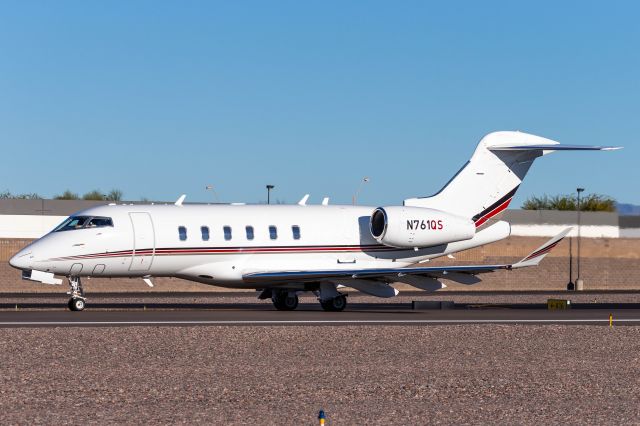 Bombardier Challenger 300 (N761QS)