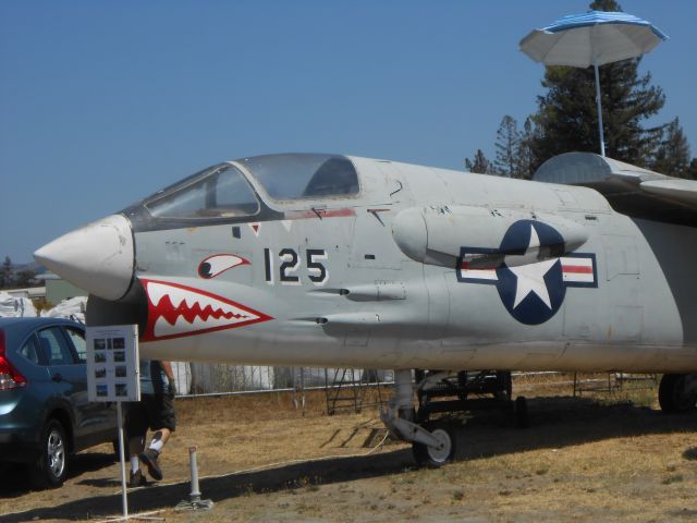 LTV F-8 Crusader (14-6995) - VF-111