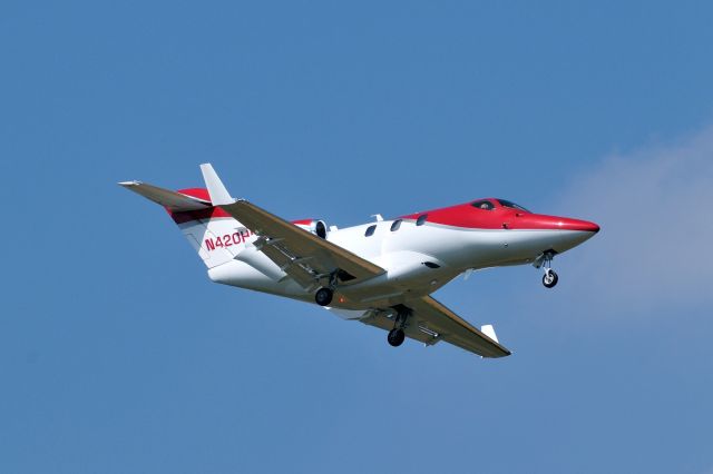 Honda HondaJet (N420HE) - 2015/4/27撮影