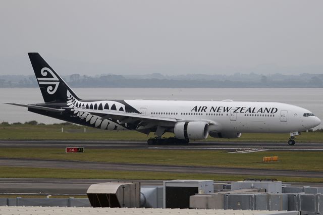 Boeing 777-200 (ZK-OKD) - on 28 November 2019