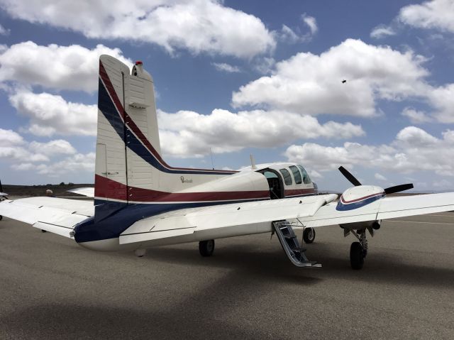 Beechcraft Twin Bonanza (N360KR)