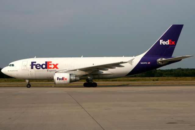 Airbus A310 (N801FD)