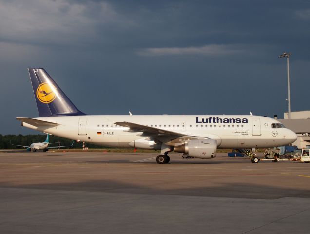 Airbus A319 (D-AILX)