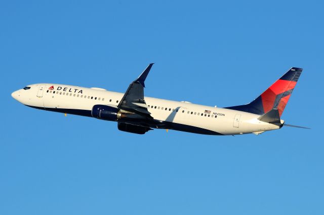 Boeing 737-900 (N845DN)