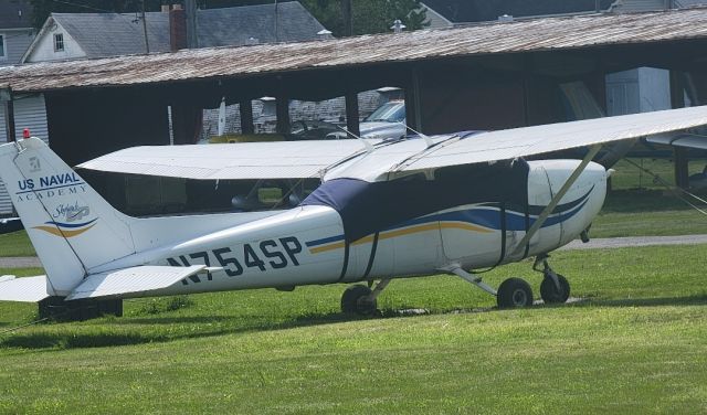 Cessna Skyhawk (N754SP) - U.S. Naval Academy C172S Skyhawk stationary at Annapolis Lee Aiport