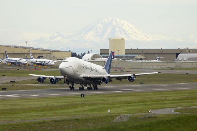 Boeing 747-200 (N718BA)