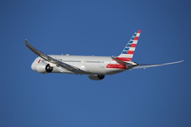 Boeing 787-9 Dreamliner (N826AN)