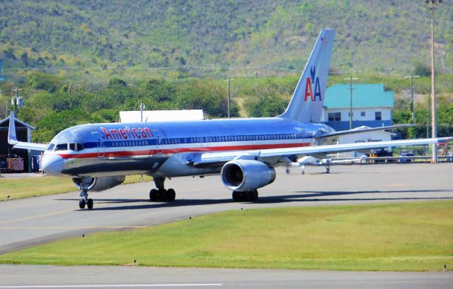 Boeing 757-200 (N679AN)