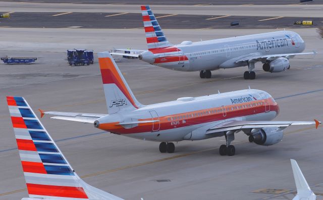 Airbus A321 (N927UW) - barry m. goldwater terminal 4 N3 14OCT19