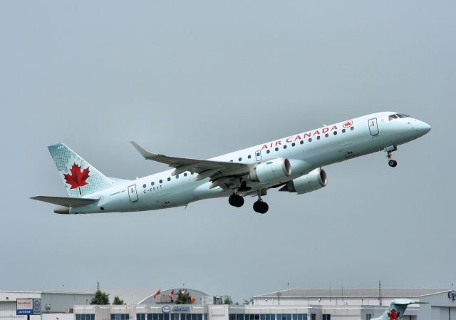 Embraer ERJ-190 (C-FFYT) - Bound for Toronto.