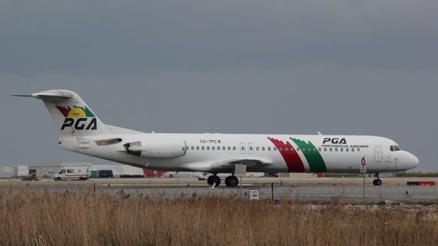Fokker 100 (CS-TPC)