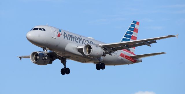 Airbus A319 (N750UW) - phoenix sky harbor international airport 22FEB20