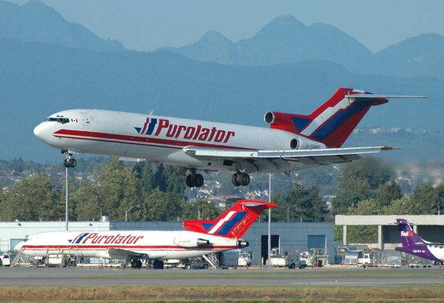 Boeing 727-100 (C-GQKF)