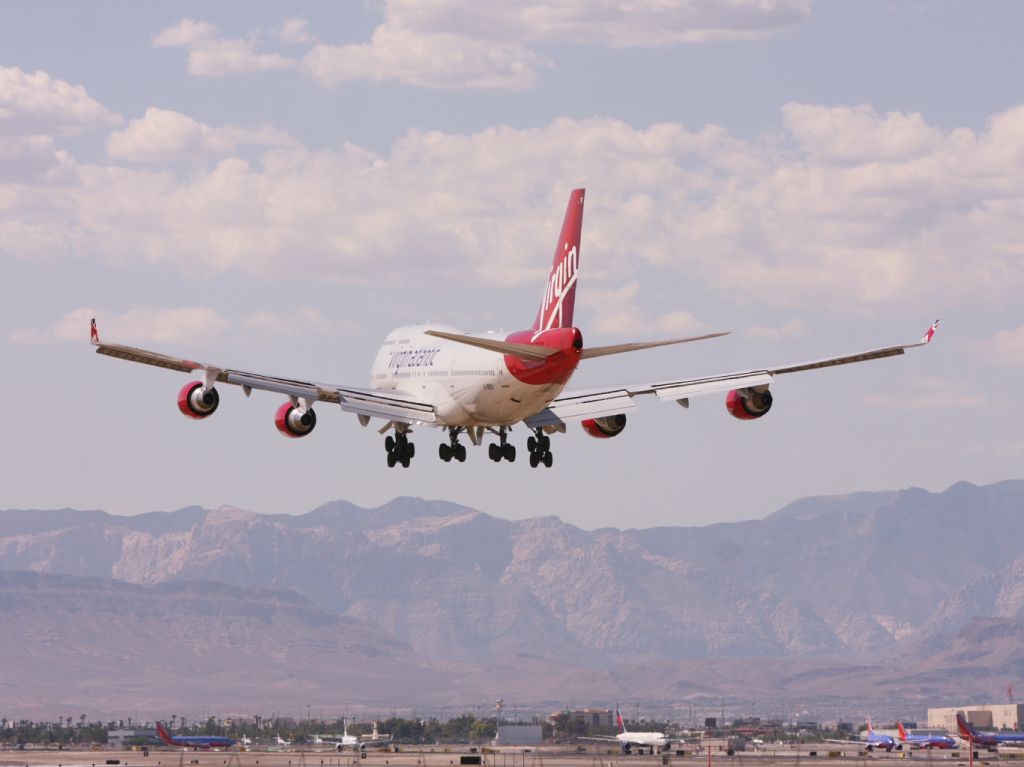 Boeing 747-400 (G-VROY)