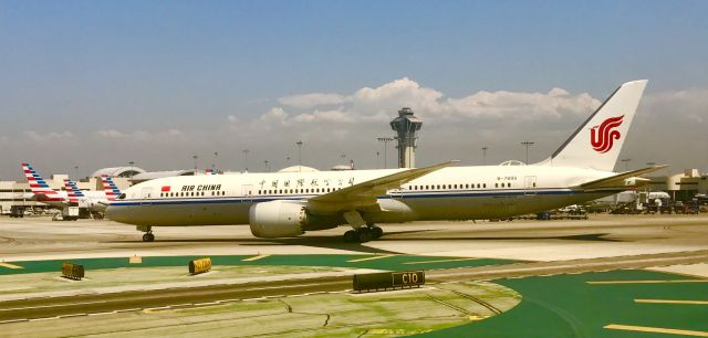 Boeing 787-8 (B-7899) - B787 at KLAX