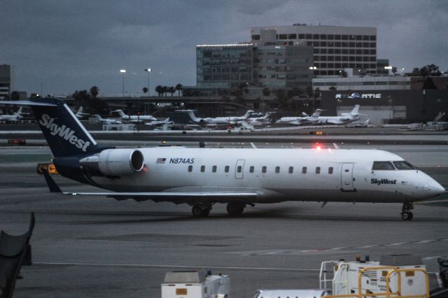 Canadair Regional Jet CRJ-200 (N874AS)