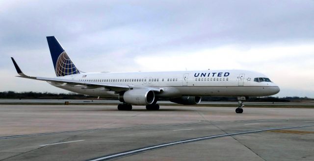 Boeing 757-200 (N58101) - Super Bowl Charter from San Francisco.