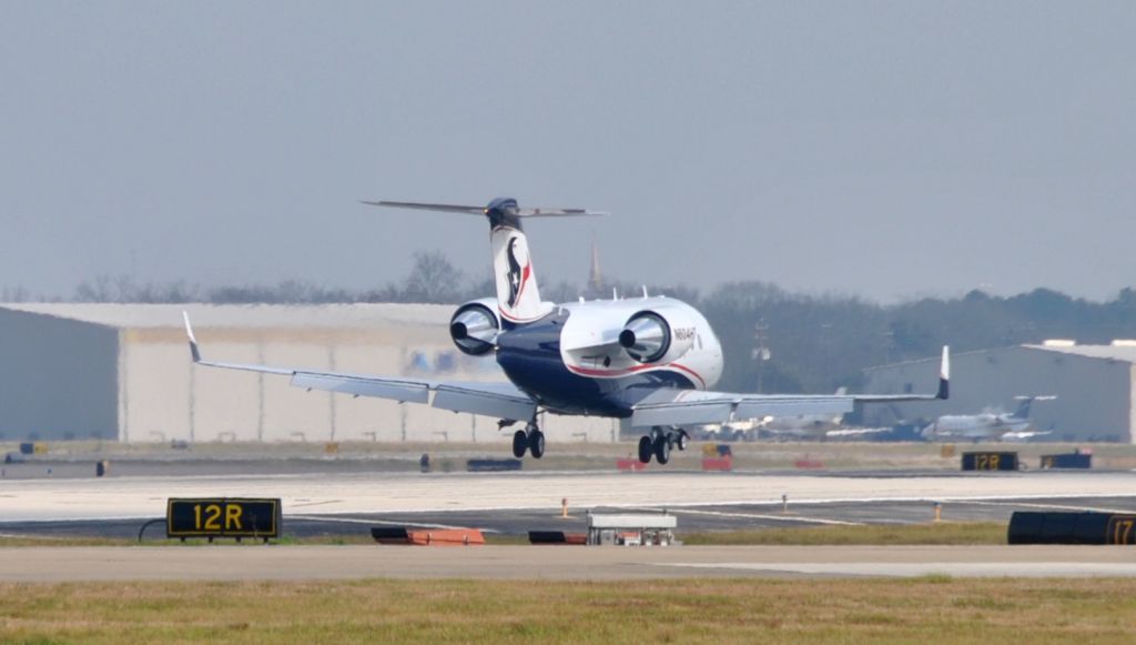Canadair Challenger (N604HT)