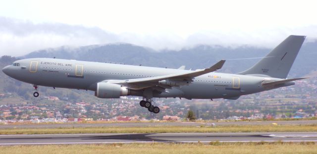 Airbus A330-200 (THY2403)