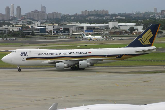 Boeing 747-400 (9V-SFO)