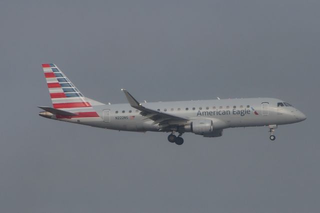 Embraer 170/175 (N222NS)