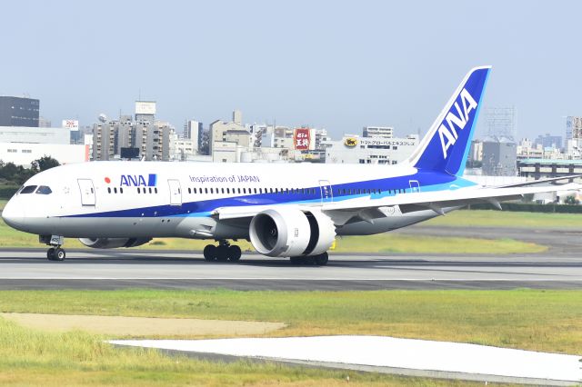 Boeing 787-8 (JA825A)