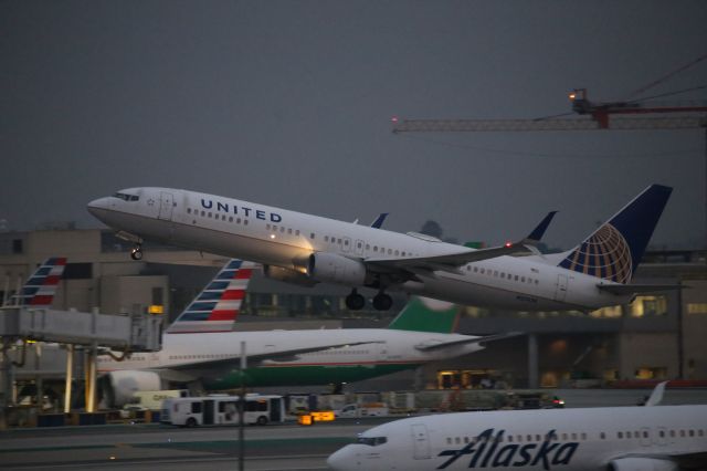 Boeing 737-900 (N37474)