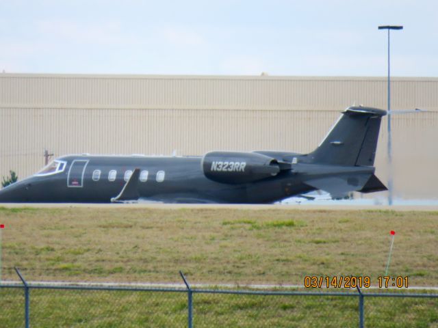 Learjet 60 (N323RR)