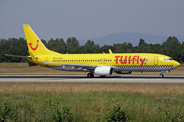 Boeing 737-800 (D-AHFO)